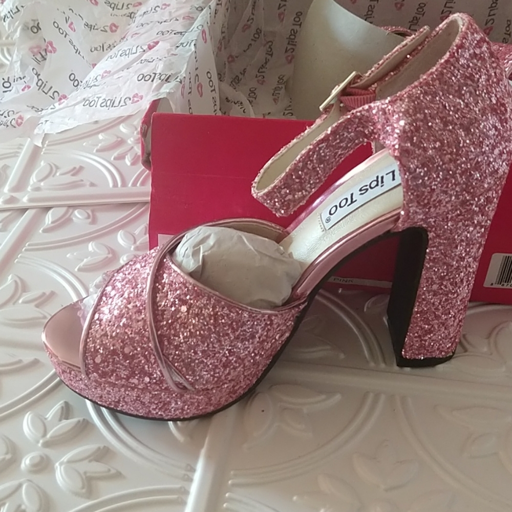 Shoes - Picture 2 of 4
